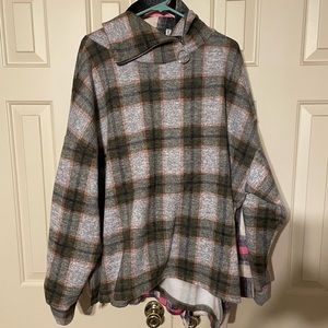 Plaid pullover with zipper . New with out tags 2x